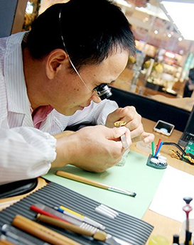 本杰明·托马斯-锦江区欧米茄维修服务中心制表师
